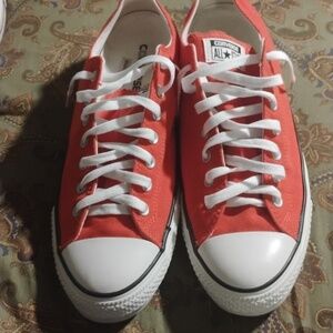 Converse low top Chuck Taylors M12 W14